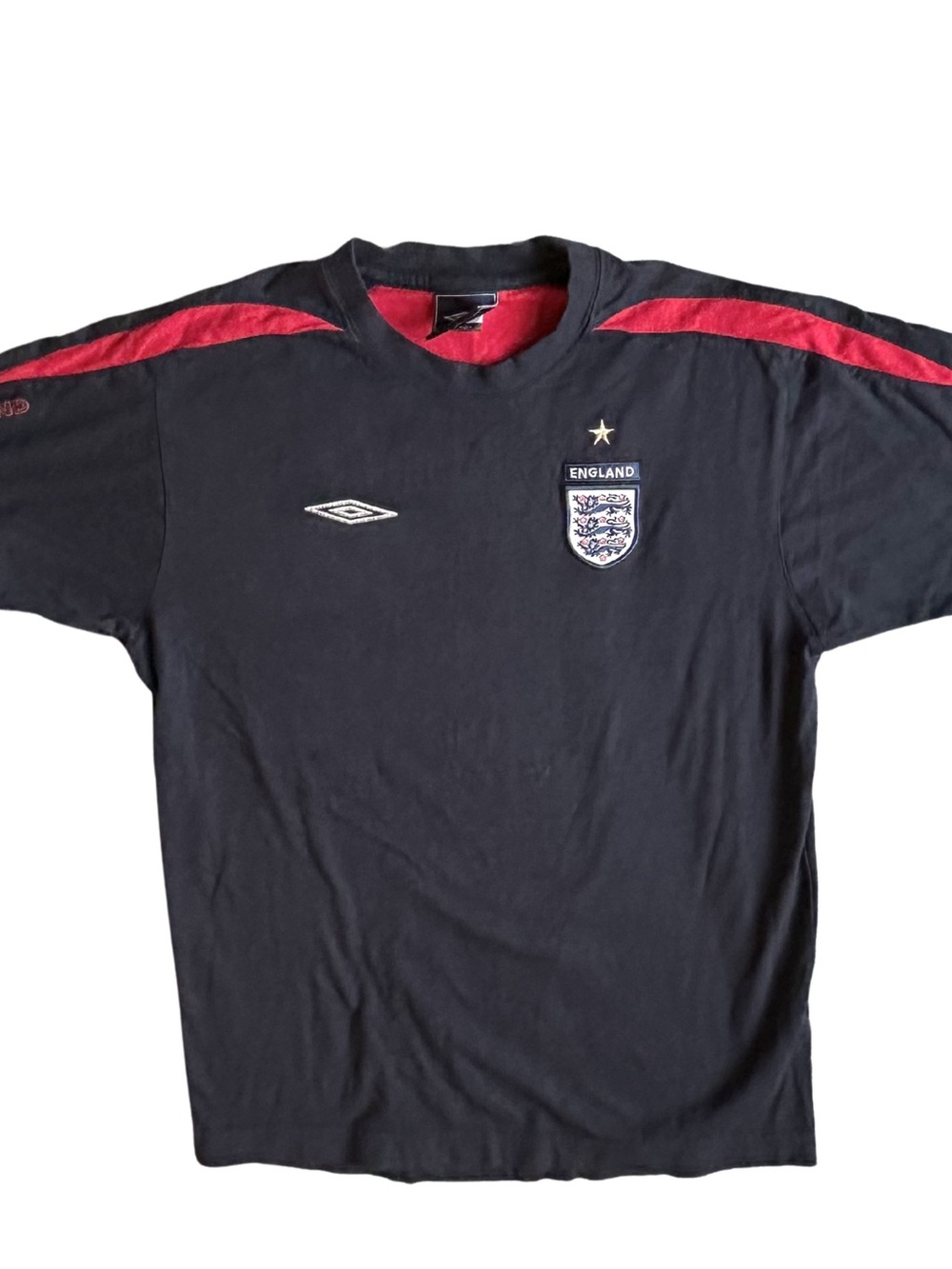 Vintage UMBRO England Soccer Shirt Youth XL Black Red Football Patch SS Tee Y2K